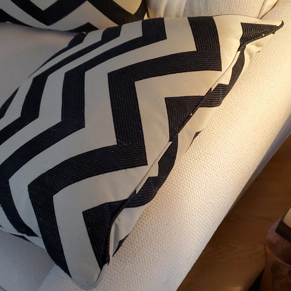 Chevron Modern Black/Off White 2 Accent Pillows - Picture 6 of 6